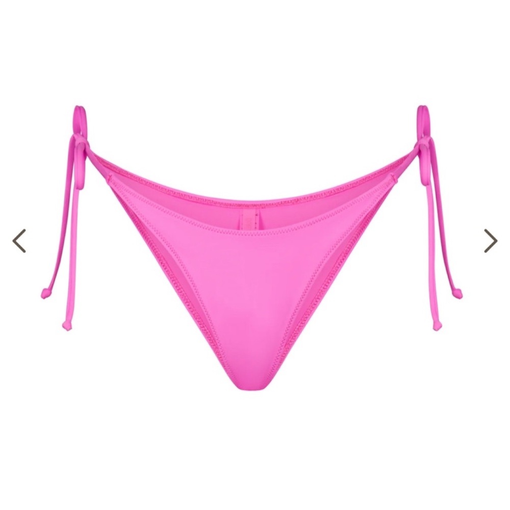 SKIMS TAFFY DIPPED TIE BOTTOM